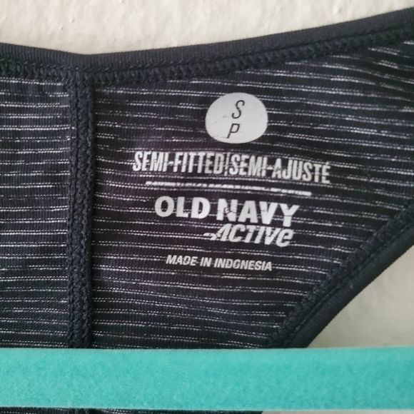 Old navy active racer back tank top - Picture 5 of 11